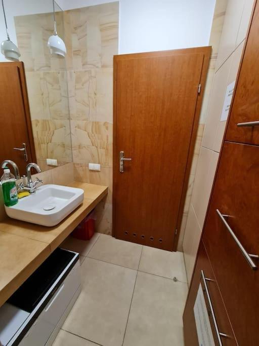 Fantastic Waw - C19 Room F Varşova Dış mekan fotoğraf